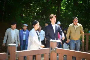 thumbnail - 황대호 경기도의원, 율천동 밤밭청개구리공원 생태마당 조성 현장 점검… “주민 의견 적극 반영해야”