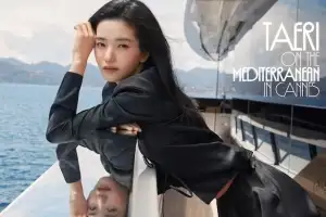 thumbnail - 김태리, 한 줌 허리…‘뼈말라’ 대표 연예인 다운 종잇장 몸매