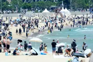 thumbnail - 해운대해수욕장 개장