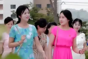 thumbnail - ‘산뜻한 옷차림’ 북한