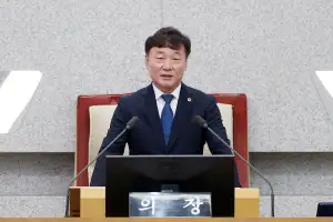 thumbnail - 경기도의회, 제12대 전반기 의장에 남종섭 의원 선출...부의장에 고은정·김미숙 의원 당선