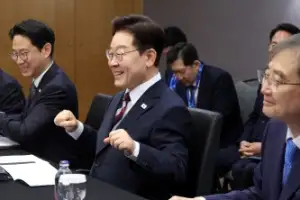 thumbnail - ‘노 젓기 응원’ 이 대통령