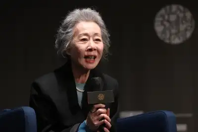 thumbnail - 윤여정, 에미상 여우조연상 후보…오스카 이어 새 역사 도전