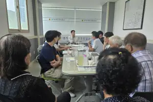 thumbnail - 윤종영 경기도의원 “방치된 적치물부터 학교 전기안전까지”...연천 현장민원 해결 나서