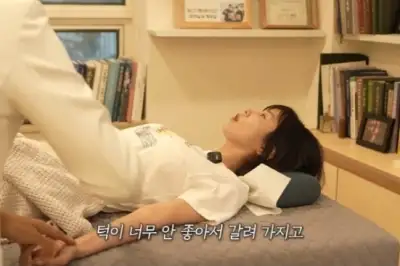 thumbnail - 가수 신지, ‘장애’ 진단받았다…“수술 포기” 어떡하나