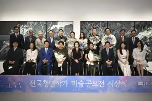 thumbnail - “찬란한 ‘다음 장면’ 보여준 청년 작가들… 새로운 성장 기대”