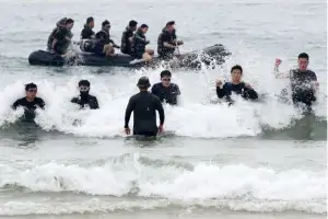 thumbnail - 강한 교관, 뜨거운 바다