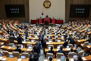 thumbnail - ‘종합특검 연장법’ 상정…국힘 필리버스터 돌입