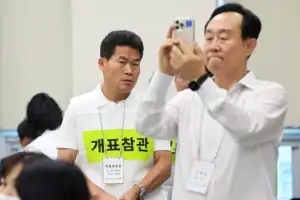 thumbnail - ‘재검표 현장’ 천영기 전 시장·전한길