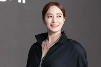 thumbnail - 김혜수, 압도적 존재감 ‘시선 올킬’