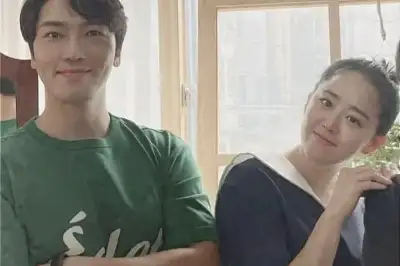 thumbnail - ‘국민 여동생’ 문근영, 뮤지컬 배우 정평과 결혼