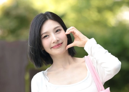 레드벨벳 조이, ‘사랑스러운 볼 하트’