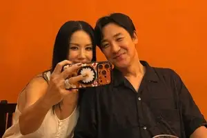 thumbnail - 엄정화, ‘9년 만 복귀’ 엄태웅과 남매샷 공개…얼굴에 미소 가득
