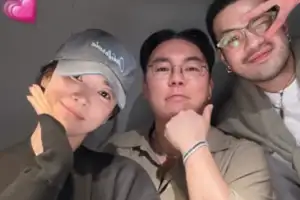 thumbnail - 남자들과 ‘♥하트’ 이모티콘까지…송혜교, 달달한 근황 전해졌다
