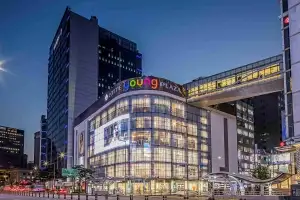 thumbnail - 롯데百, 명동 본점에 초대형 미디어파사드