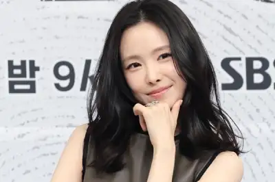 thumbnail - 윤보미 결혼식 불참한 손나은, “그때…” 불화설 입 열었다