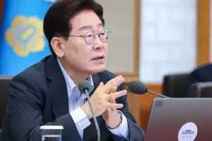 thumbnail - 李, 메가프로젝트 2차 점검…군공항 이전·주 52시간 논의