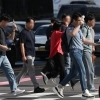 thumbnail - “회사에 크록스 신고 핫팬츠? 제가 꼰대인가요”…출근 복장 어디까지 괜찮을까