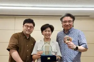 thumbnail - 이정미 서울시의원, 지역문화예술 발전 공로 인정받아 감사패 수상