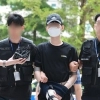thumbnail - 친모 살해 10대 남성…“죄송하지 않냐” 묻자 ‘묵묵부답’