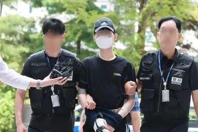 thumbnail - 친모 살해 10대 남성…“죄송하지 않냐” 묻자 ‘묵묵부답’