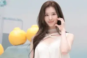 thumbnail - 트와이스 사나, ‘눈부신 미소’