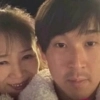 26세男-60세女 일본 부부 화제…“아내 춤추는 모습에 반해”