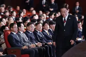 thumbnail - 반응없는 北 향해…李 ‘다자 논의’ 카드 제시