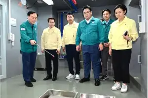thumbnail - 임만균 서울시의회 의장, ‘을지연습’ 종합상황실 찾아 대응태세 점검
