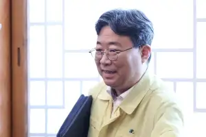 thumbnail - 靑 “용산공원 금싸라기 땅 잘 이용해야…정화에 조 단위”
