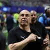 “아내 4명 가능하다”더니 ‘첫째 부인 vs 둘째 부인’ 머리채 잡았다…축구 명장 ‘실신’ 근황