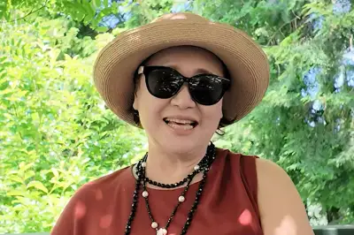 thumbnail - ‘이혼 3번’ 女배우, 동료 男배우와 재혼설에…“남녀 사이” 입 열었다