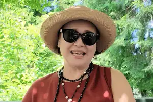 thumbnail - ‘이혼 3번’ 女배우, 동료 男배우와 재혼설에…“남녀 사이” 입 열었다