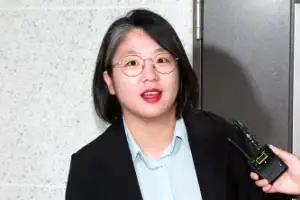thumbnail - 용혜인 성평등가족부 장관 후보자 출근길