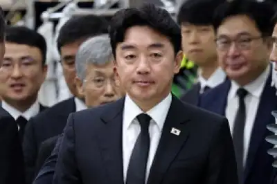 thumbnail - 강훈식, 조희대 대법원장 부친 빈소 조문