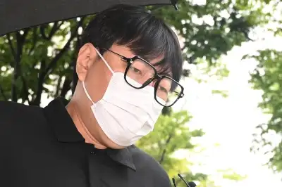 thumbnail - 개그맨 이진호, ‘철창행’ 피했다… 8억 불법도박·70㎞ 음주운전 ‘집유’