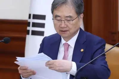 thumbnail - 네팔 참사 뒤에야 대사 임명… 재외공관 13곳 아직도 공석