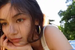 thumbnail - ‘뉴진스 퇴출’ 다니엘, 유튜브 활동 시작…“홀로 여행 떠난다”