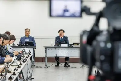 thumbnail - “비판에도 채팅창 닫지 마세요” 누구에게나 열린 강서 간부회의 [현장 행정]