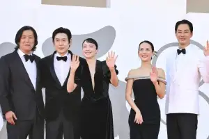 thumbnail - “완벽하게 압도적” 6분 기립박수… ‘가능한 사랑’에 빠진 베네치아