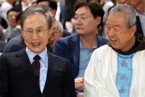 thumbnail - ‘꽃동네 50년’ 축하한 이명박 전 대통령