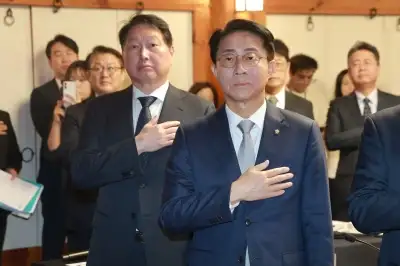 thumbnail - 경제계 손잡고 ‘대도약위원회’ 출범… 최태원 “국회가 국내 변수 줄여줘야”