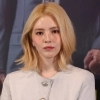 thumbnail - “급하게 살 빼다 죽을 뻔했다”는 한소희…‘뼈말라’ 유행에 책상 ‘쾅’ 친 이유는