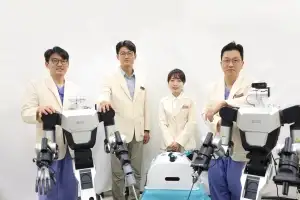 thumbnail - “메스” 말귀 알아듣는 Dr.로봇, 수술실 간호사·보조의사 된다