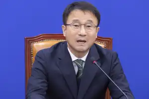 thumbnail - 與 “이진숙, 국회를 극우 세력 준동의 장으로 변질시켜”