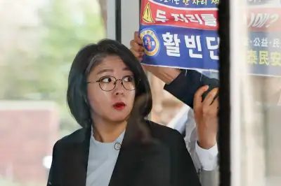 thumbnail - [포착] 용혜인 화들짝…“정신 차려! 국민 대다수가 원치 않아!” 출근길 고성