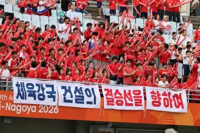 thumbnail - “힘내라!”… 경기장 달군 북한 응원단