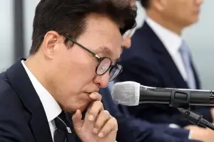 thumbnail - 김민석 “막말 동훈 시효 짧다”… 한동훈 “누가 9억 뒷돈 받으라고 협박했냐”