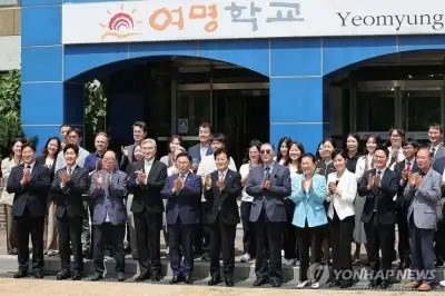 thumbnail - 또 님비에 막힌 여명학교...새터 잡고도 떠돌 위기