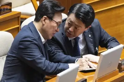 thumbnail - 與, 학생 전용 ‘알파폰TF’ 출범… 내년 7~8월 출시 목표